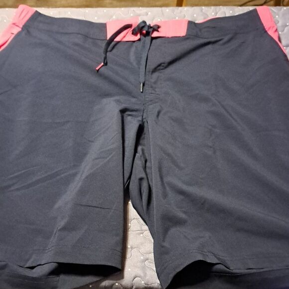 Reebok board shorts size 2XL - Picture 2 of 4